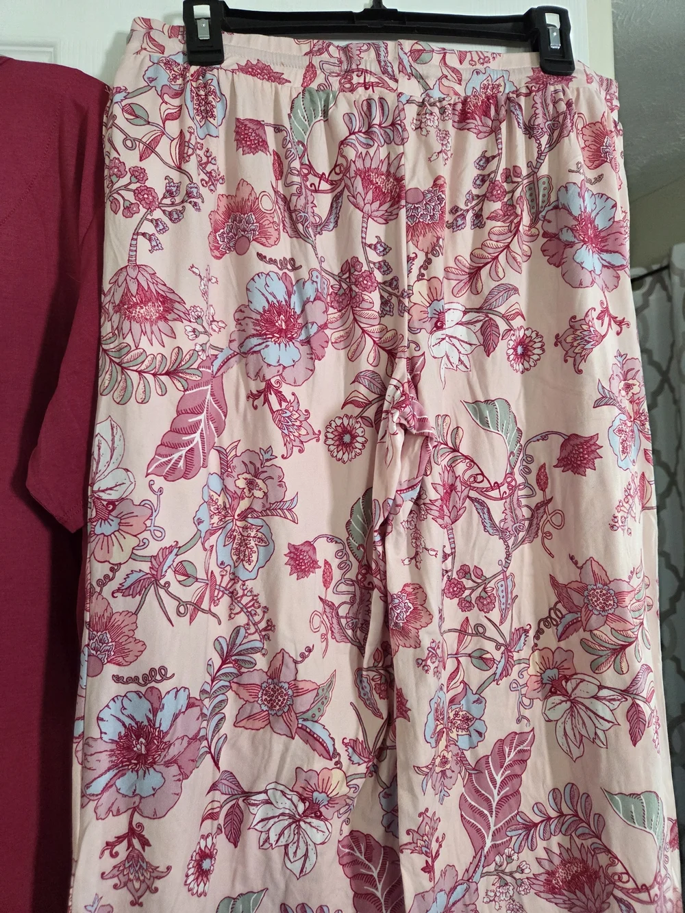 Flora Nikrooz Raspberry Short-Sleeve Top & Blush Floral Pajama Capri Pants NWT - Picture 6 of 8